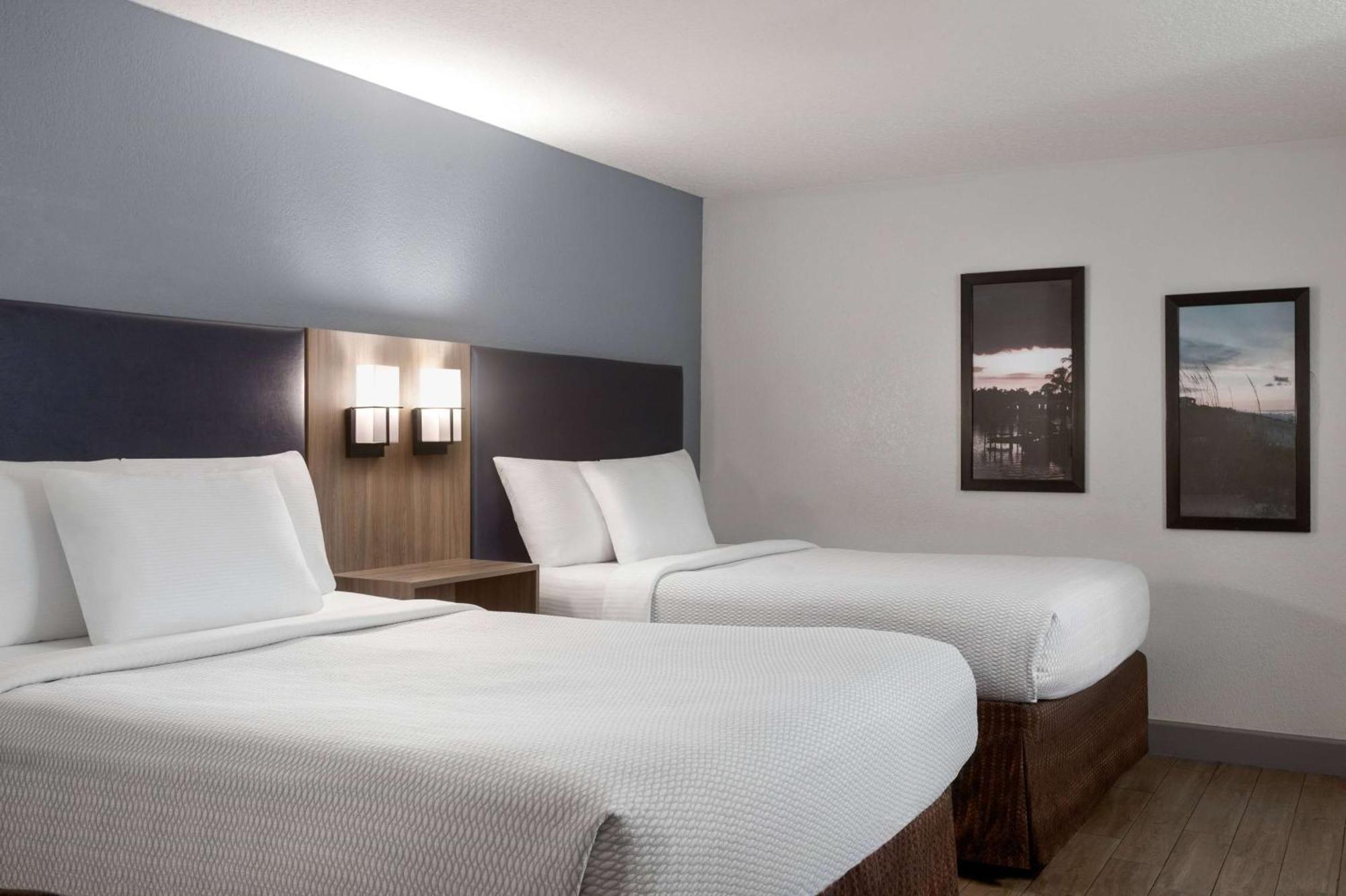 La Quinta By Wyndham Oceanfront Hotel 3*