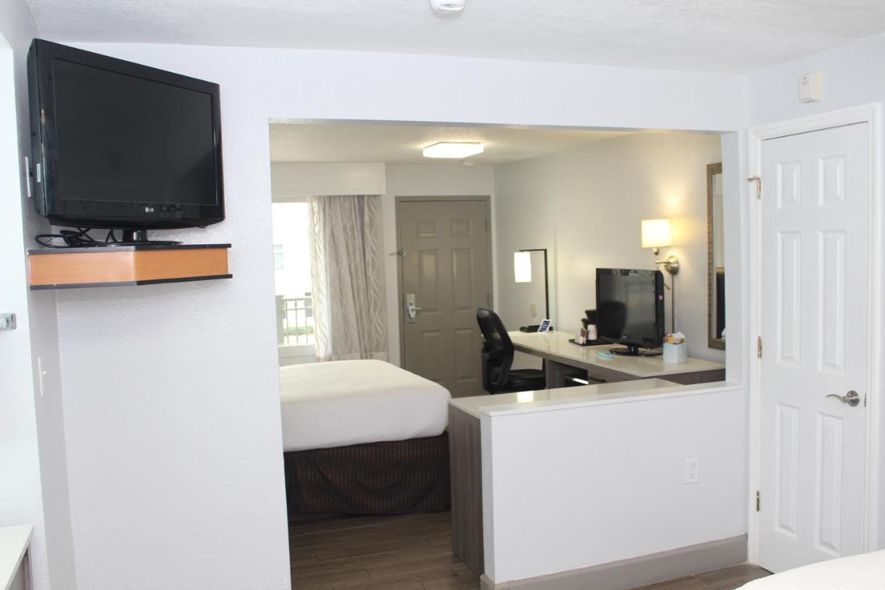 La Quinta By Wyndham Oceanfront
