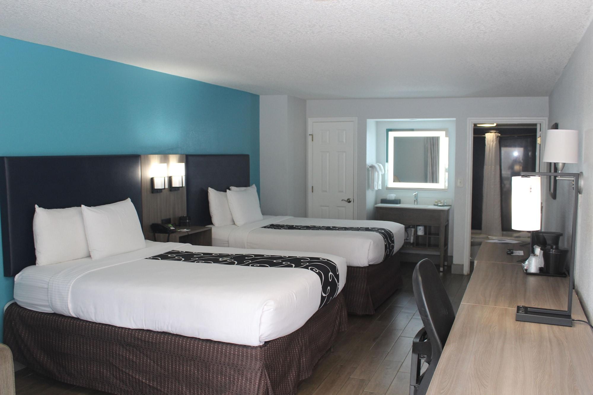 La Quinta By Wyndham Oceanfront Hotel 3*