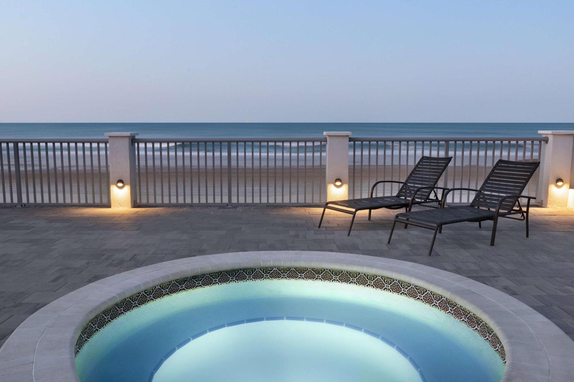 Hotel La Quinta By Wyndham Oceanfront Daytona Beach